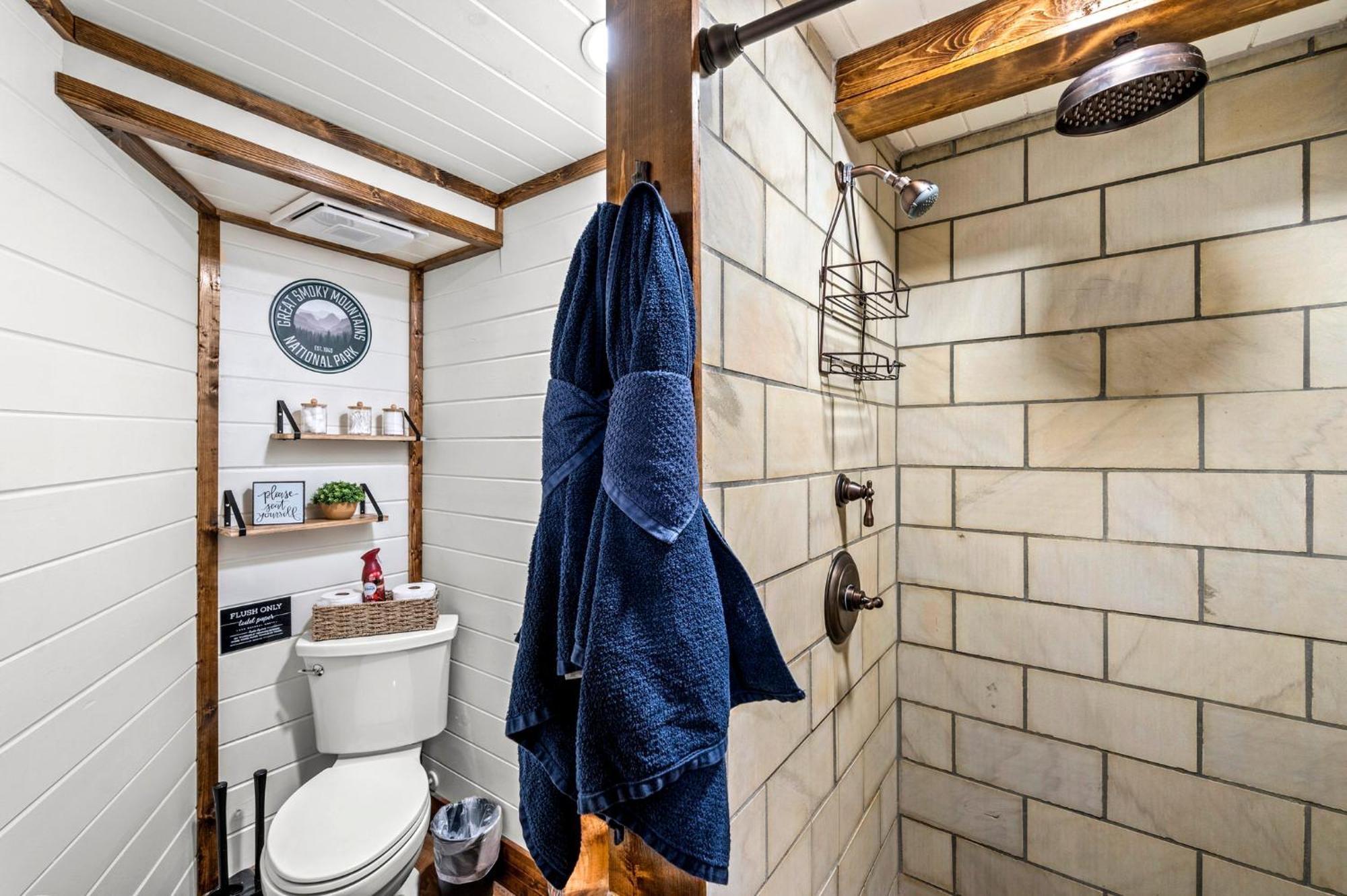 1Mile Downtown, Handicap Ramp, Hot Tub, Game Room جاتلينبرج المظهر الخارجي الصورة