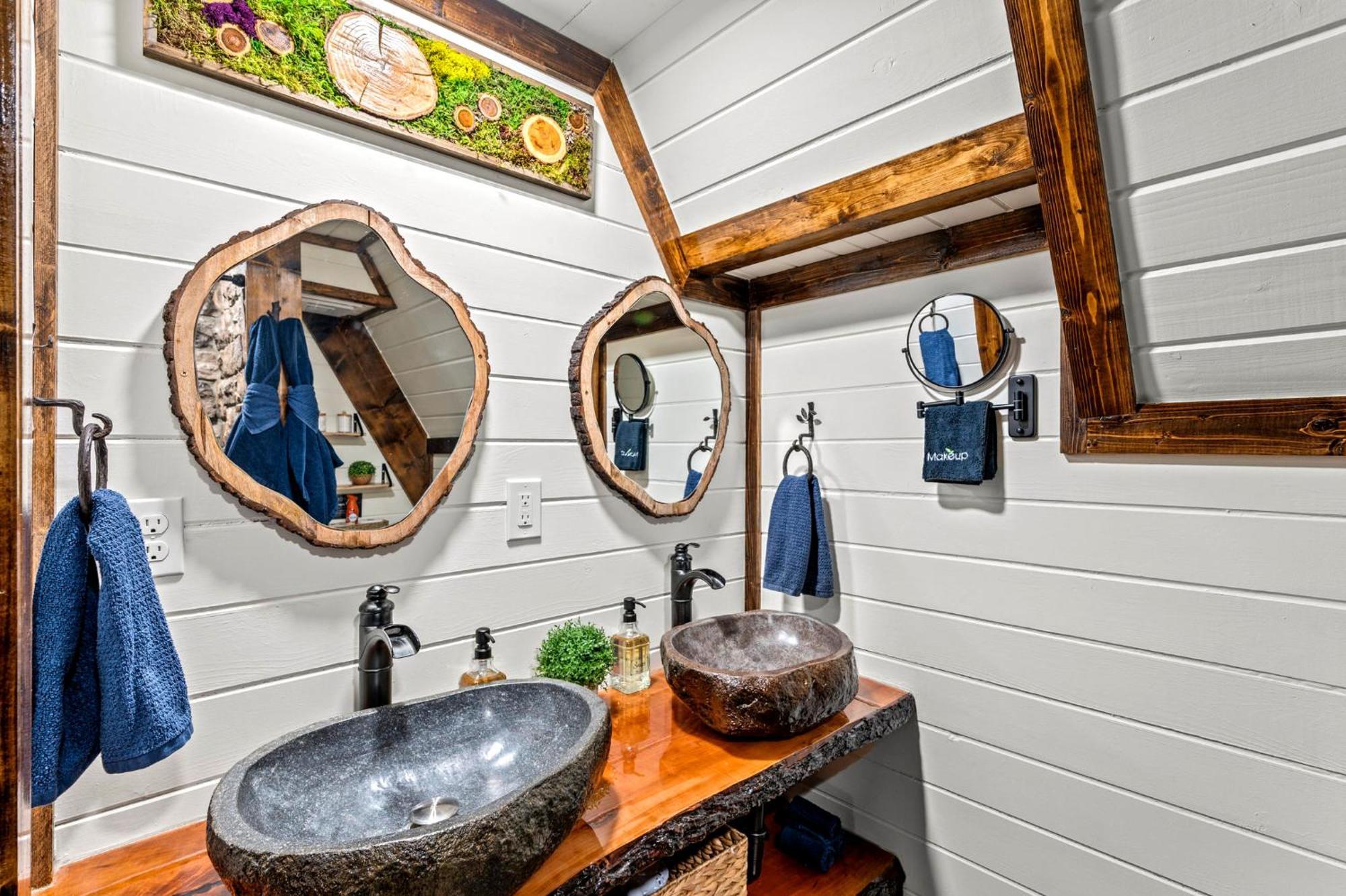 1Mile Downtown, Handicap Ramp, Hot Tub, Game Room جاتلينبرج المظهر الخارجي الصورة