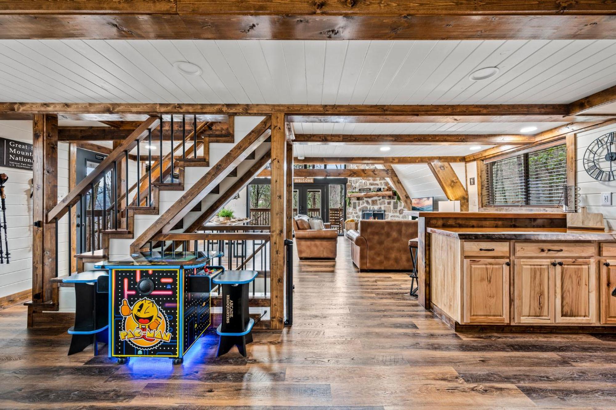 1Mile Downtown, Handicap Ramp, Hot Tub, Game Room جاتلينبرج المظهر الخارجي الصورة