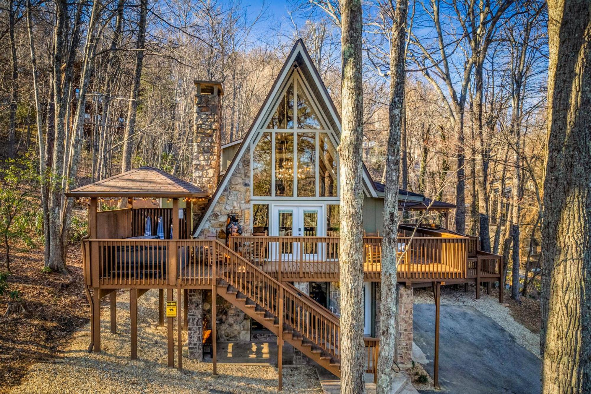 1Mile Downtown, Handicap Ramp, Hot Tub, Game Room جاتلينبرج المظهر الخارجي الصورة